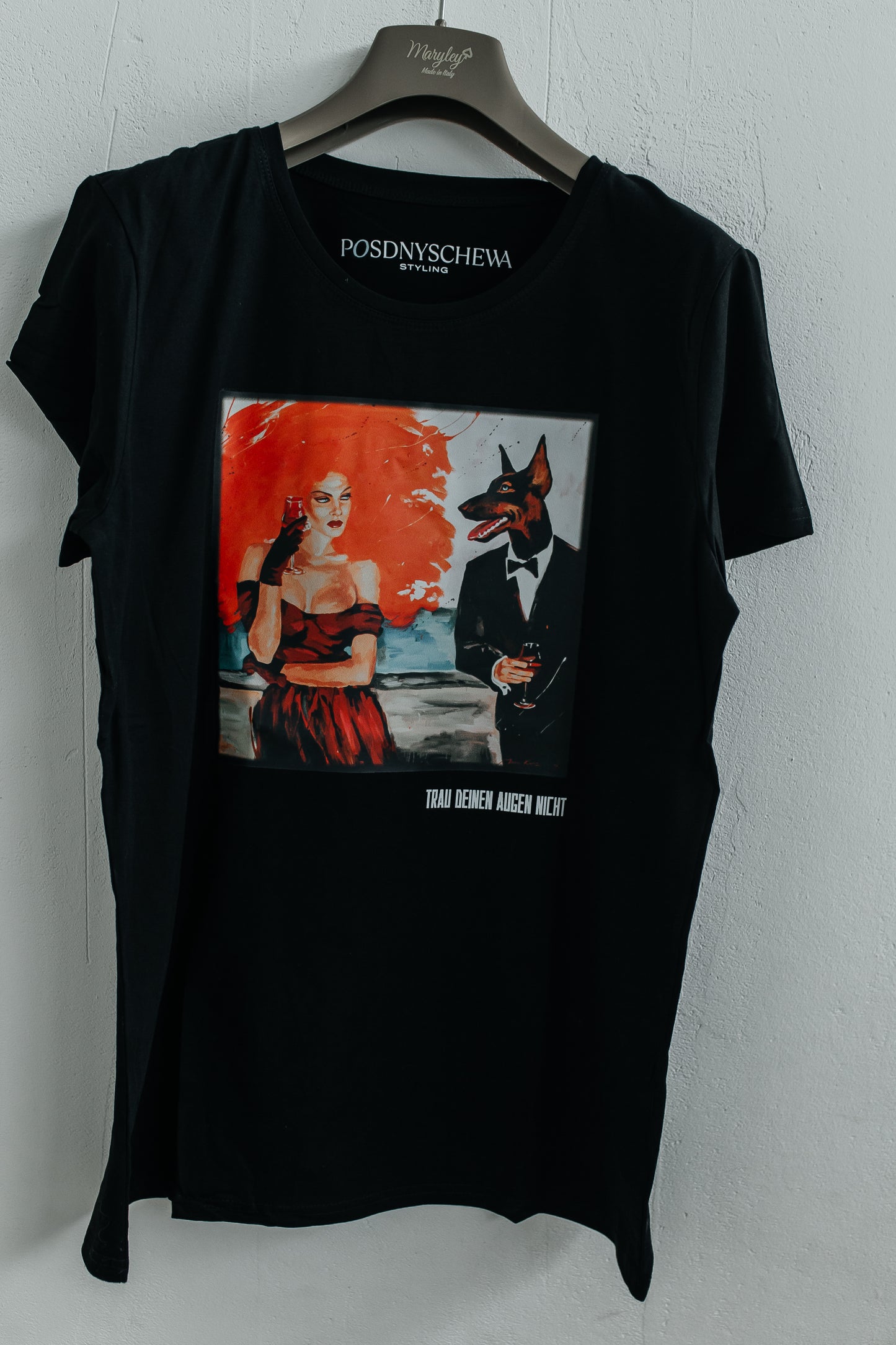 T-Shirt mit Kunstdruck und Zitat "Trau deinen Augen nicht" Schwarz