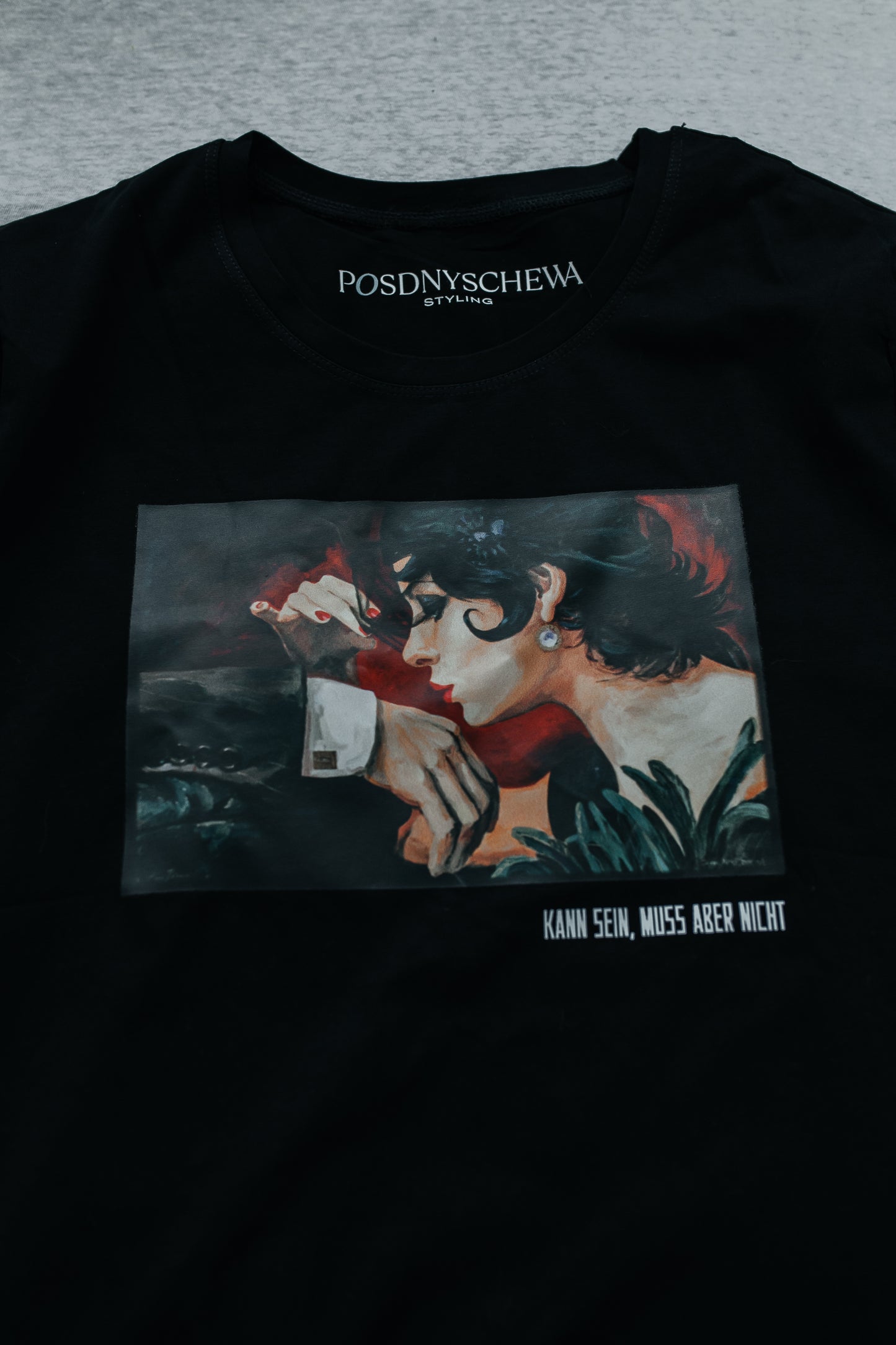 T-Shirt mit Kunstdruck und Zitat : "Kann sein, muss aber nicht" Schwarz