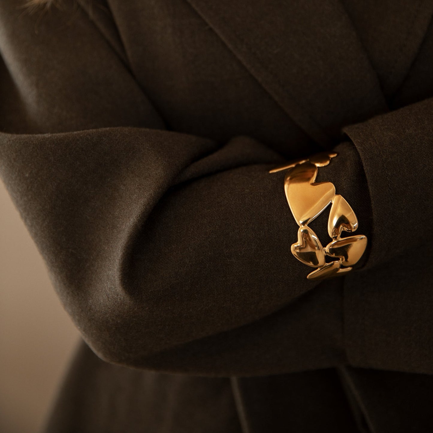Armband "Love "in Gold